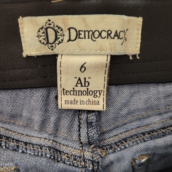 Democracy Women's Ab Technology Dark Wash Elastic Waist Jeans Size 6 - Picture 3 of 5